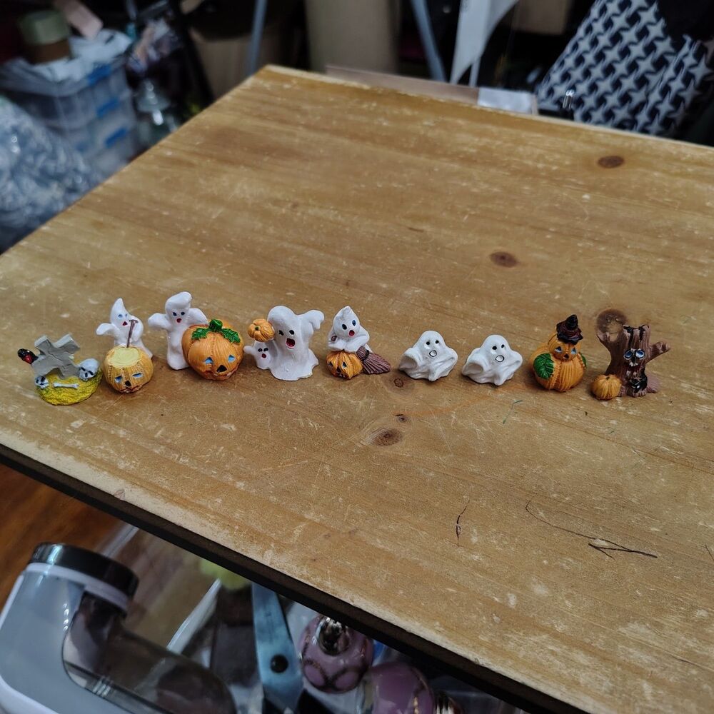 VTG Miniature Halloween Scene Mixed Lot Of 9 Figurines